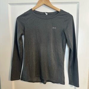 4 Under armour long sleeve XS